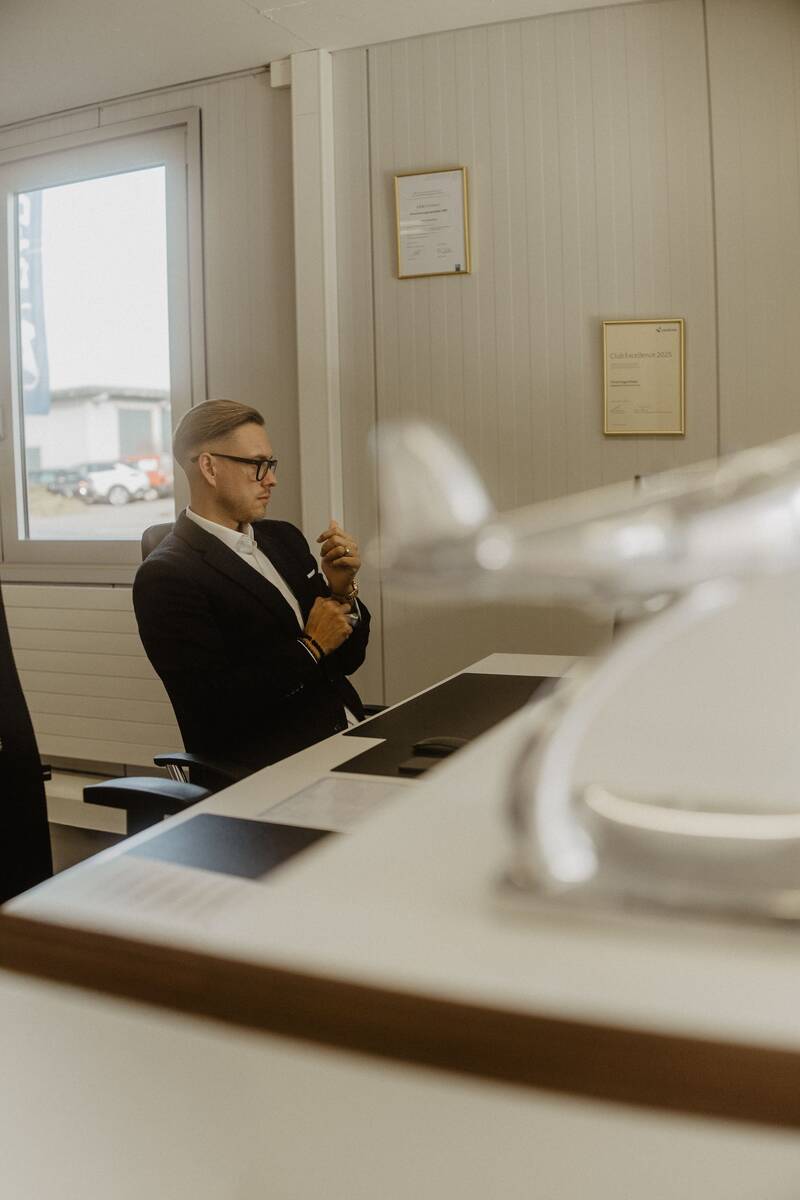 SOTHURA - Bei der Arbeit