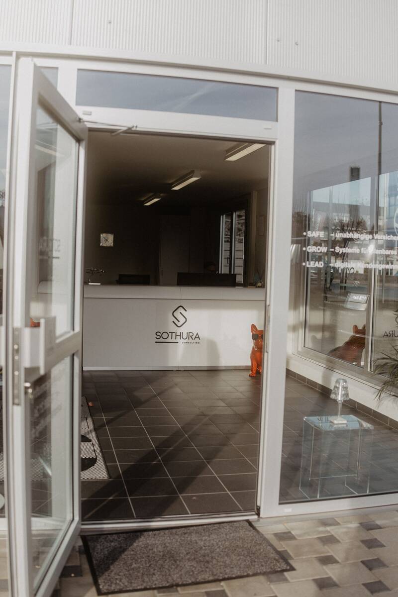 SOTHURA - Eingangsbereich