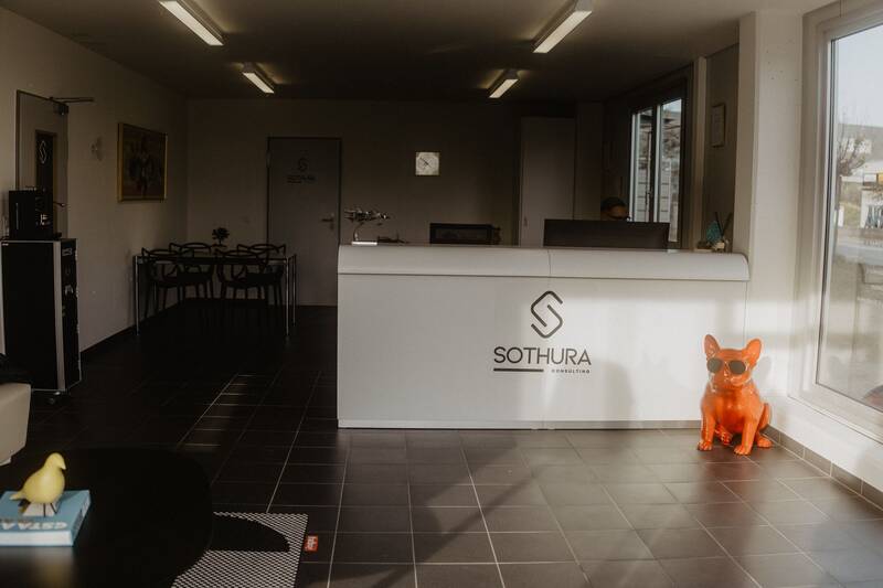 SOTHURA - Empfangsbereich